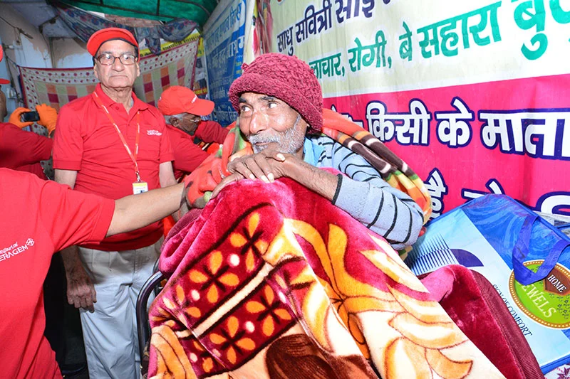 Ditribution of Blankets by Ceragem India